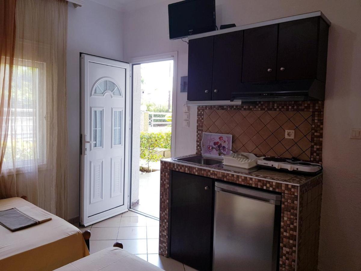 Konstantinos-Elli Rooms Vrasná Exterior foto